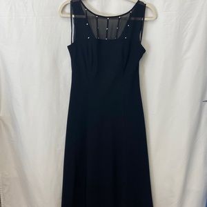 Jones wear Dress size 6.  Elegant black dress